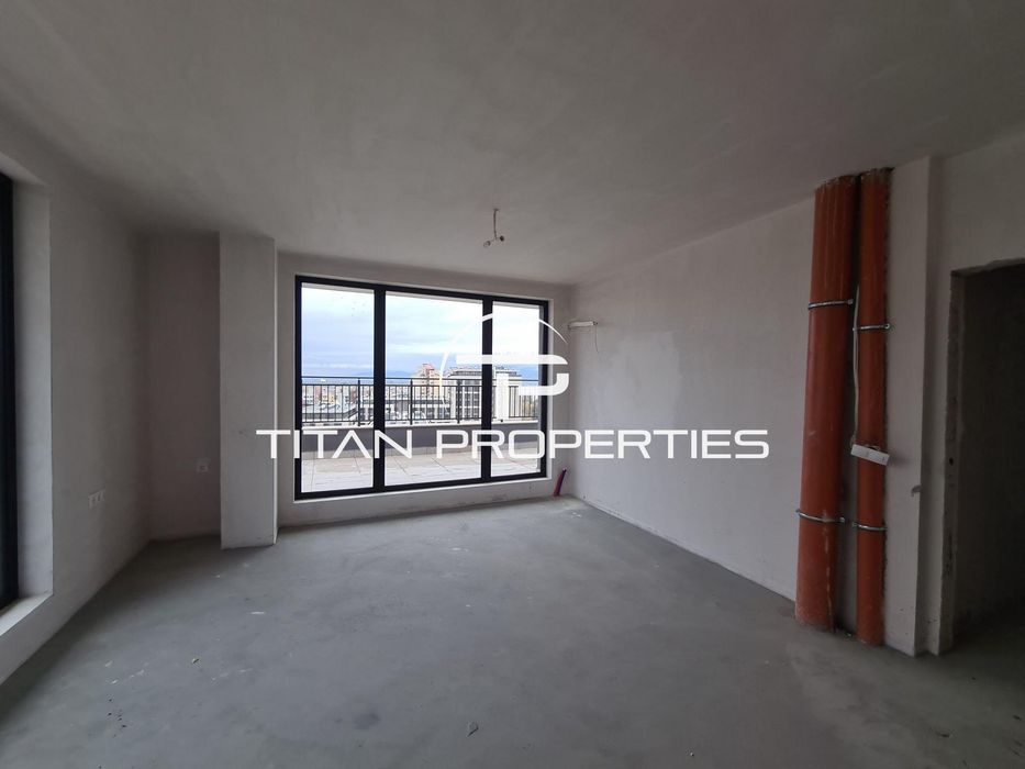 Многостаен апартамент с панорамна гледка в жк. Тракия