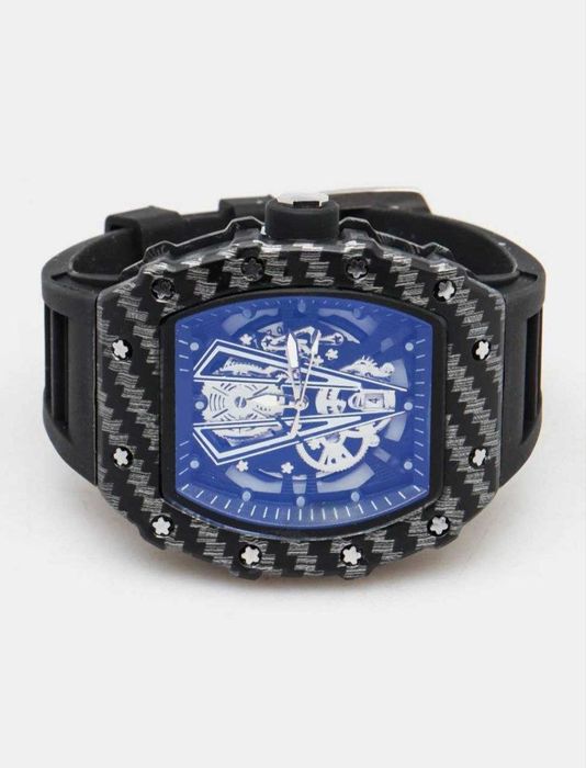 Erkaklar qol soati kvarts mexanizm va sana korsatkichli, qutisi bilan.