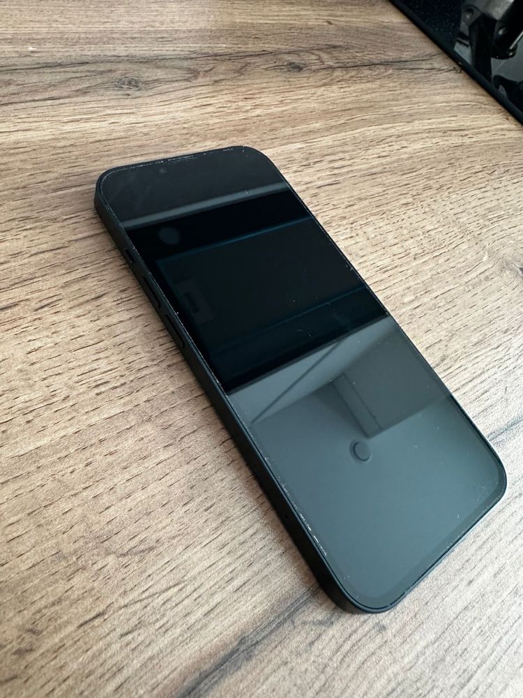Продам Iphone 13 черного цвета 128 гб в отличном состояни