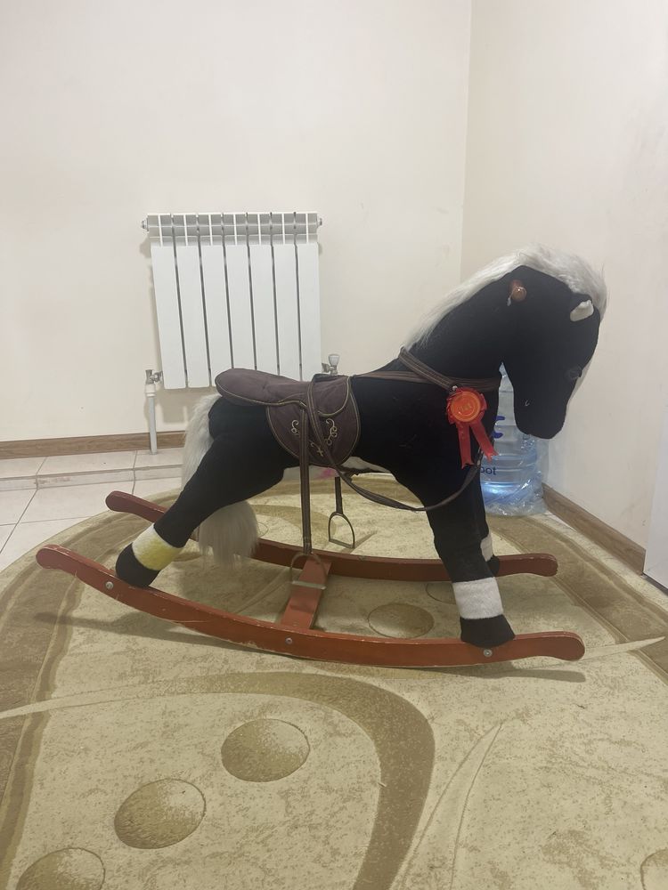 Продается лошадь качалка!!!