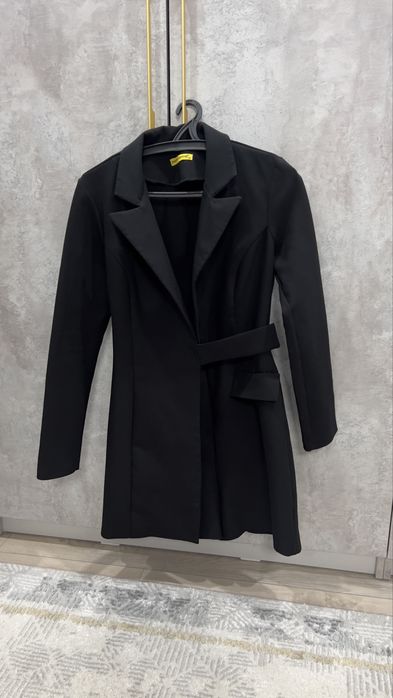 Продам платье-пиджак шортами