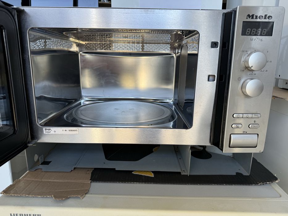 МИкровълнова печка за вграждане Миеле Инокс