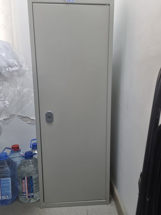 Продам сейф офисный