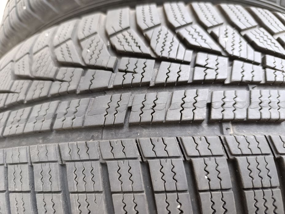 Зимни гуми Hankook 215/70/16 dot 2022