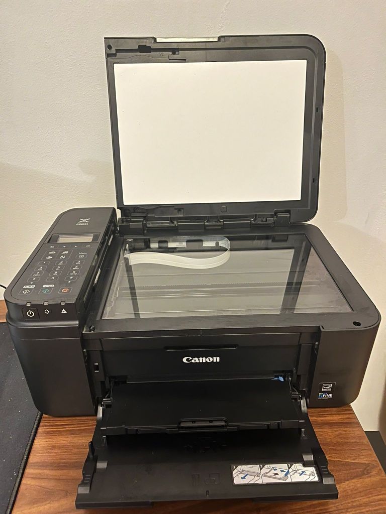 Vând imprimanta Pixma MX495