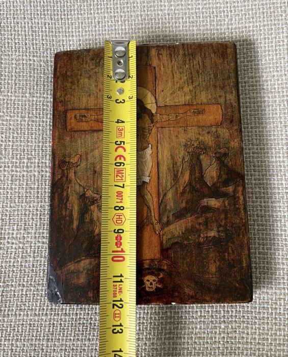 Icoana veche pe lemn.