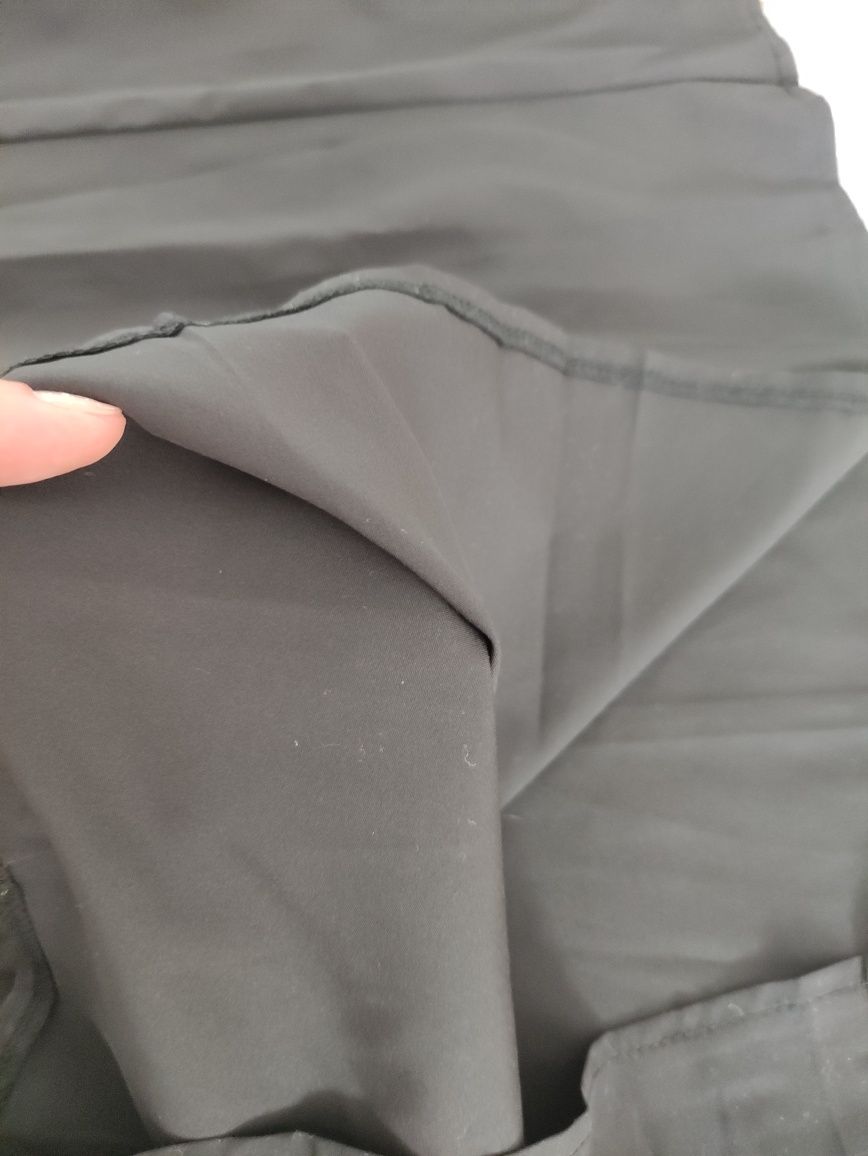 Fusta lunga neagra