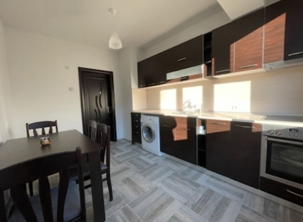 Дава се под наем Двустаен апартамент в Враца, Квартал 103 - 60 кв.м за 316.2 € - Снимка #4