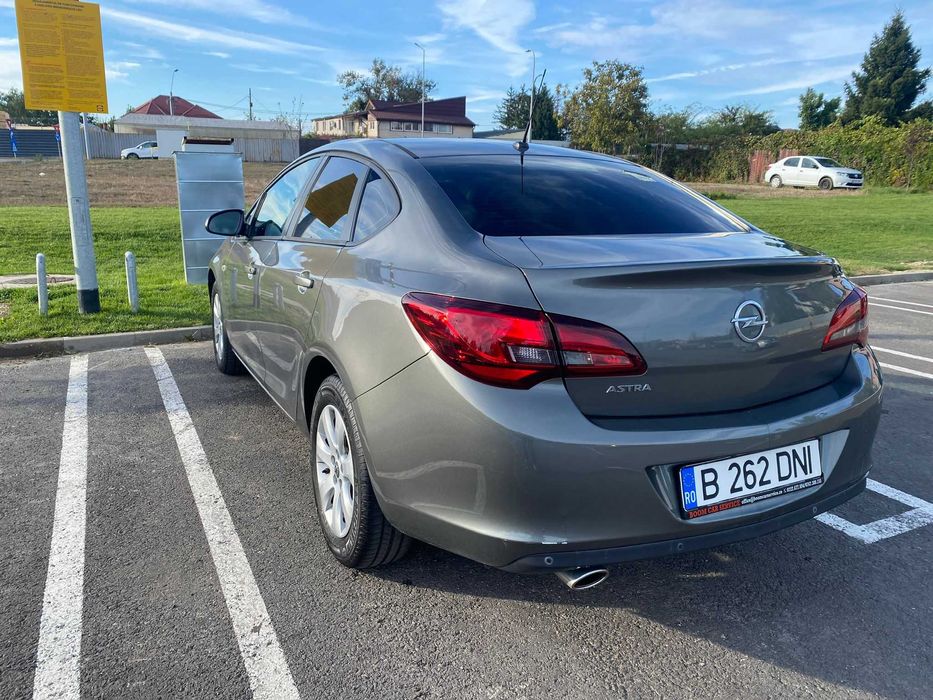 Vand Opel Astra J 2019