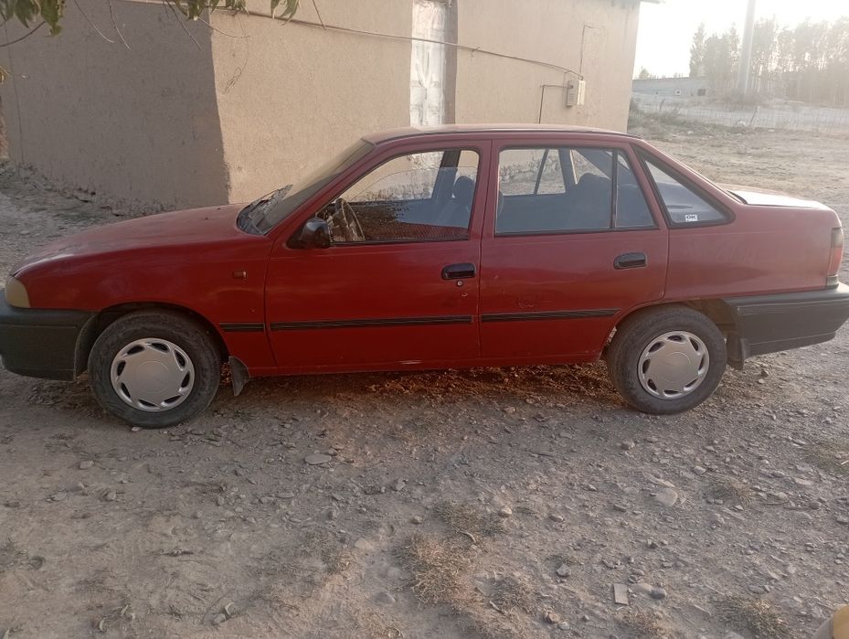 Neksiya mashina yaxshi. kami bor