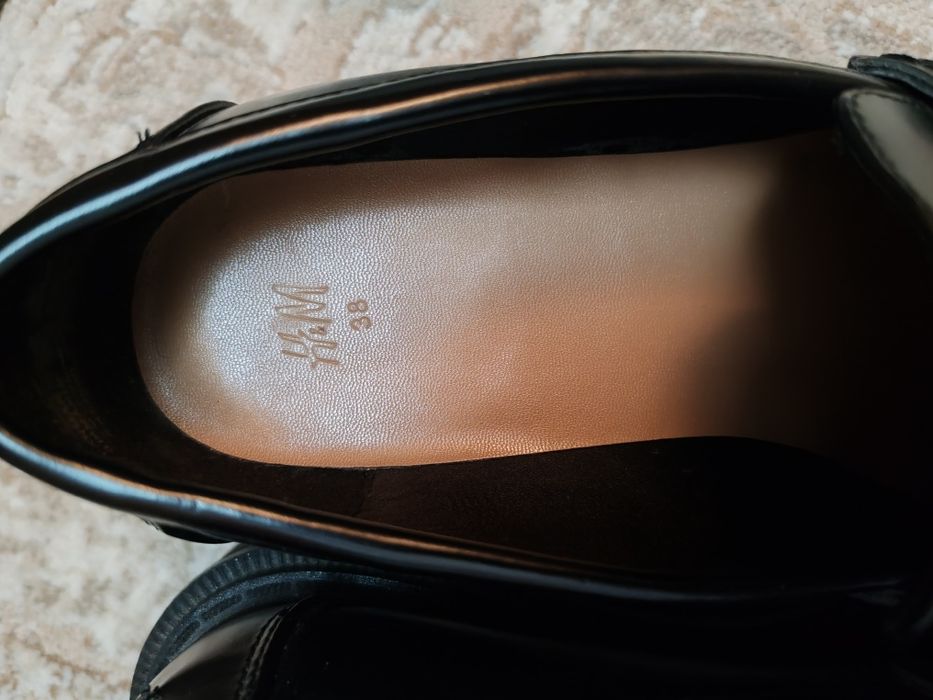 Vand papuci HM mărimea 38