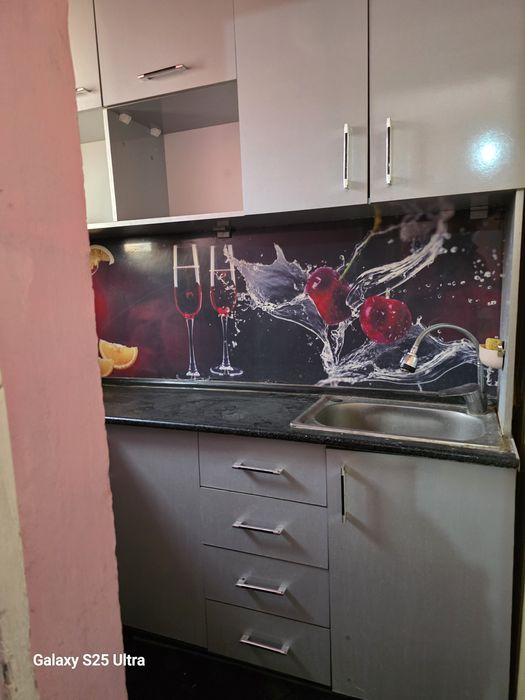 Асака банк аптекани тепаси 2 хона 70 квадират шароитлари яхши исик