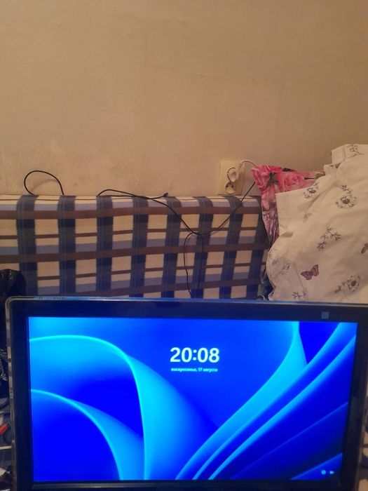Монитор LG 22d..