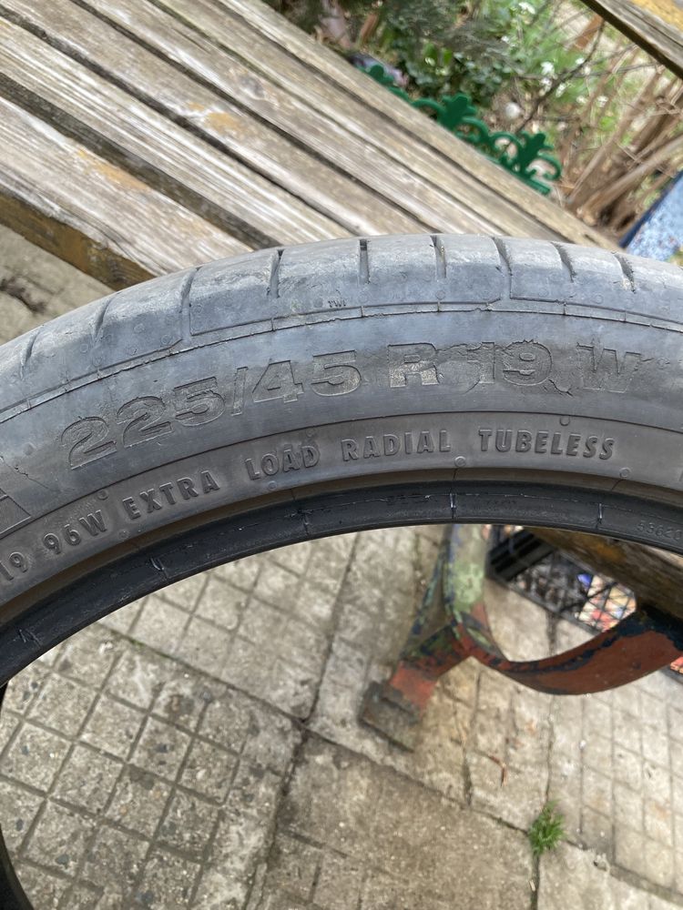 Летни гуми Continental 225/45/19  (4 бр.)