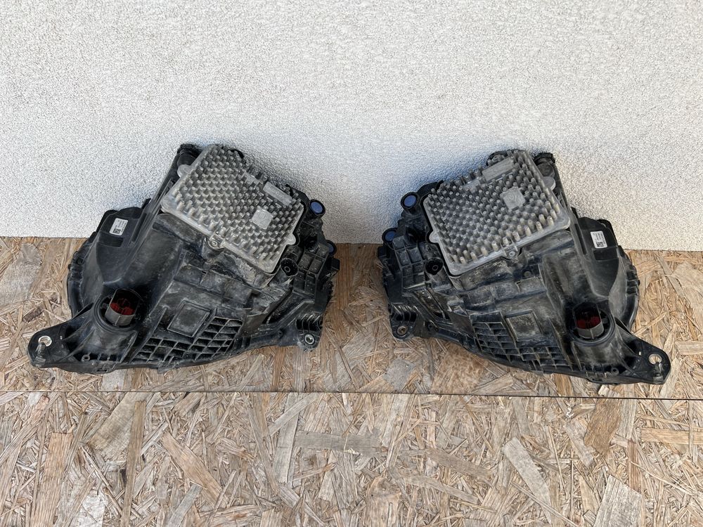 SET Far stanga dreapta Land Rover Defender Full LED Originale Europa