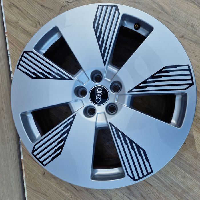 Оригинални джанти Audi E-Tron Q8