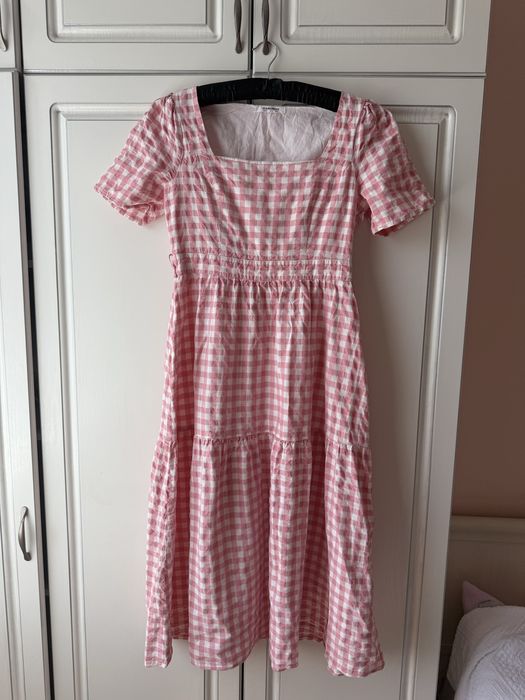 Легкое платье Glamorous