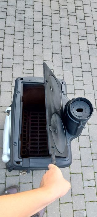 Soba pe lemn din fonta, design antic, impecabilă!