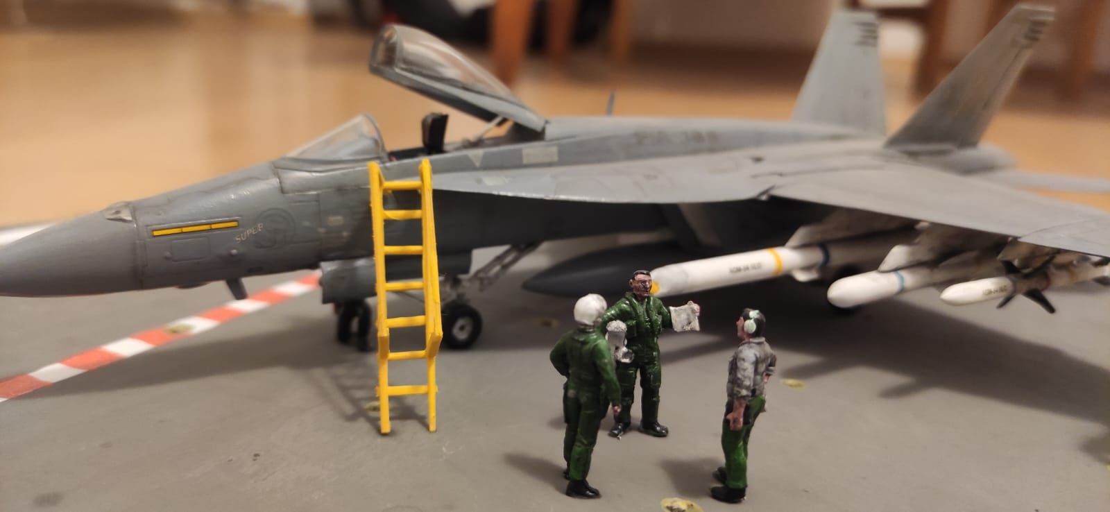 Diorama F/A 18 Super Hornet.