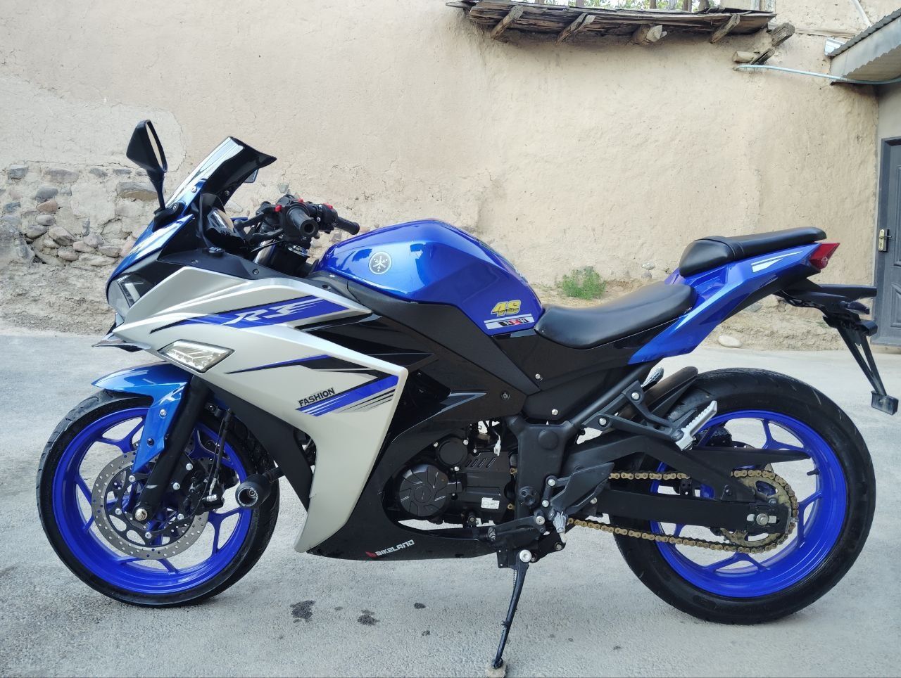 Yamaha r3 ideal holatda