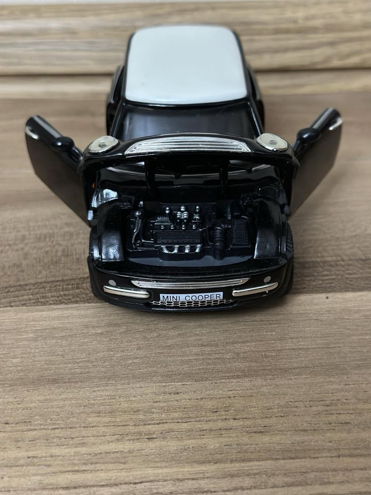 Метална Кола Mini Cooper 1:24