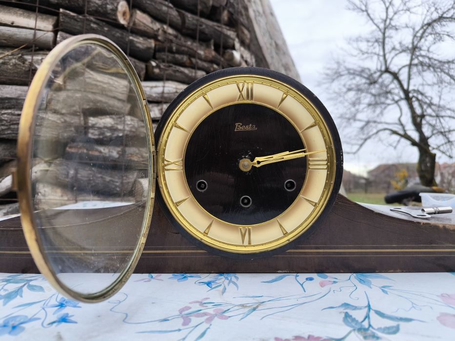 Ceas șemineu Besta