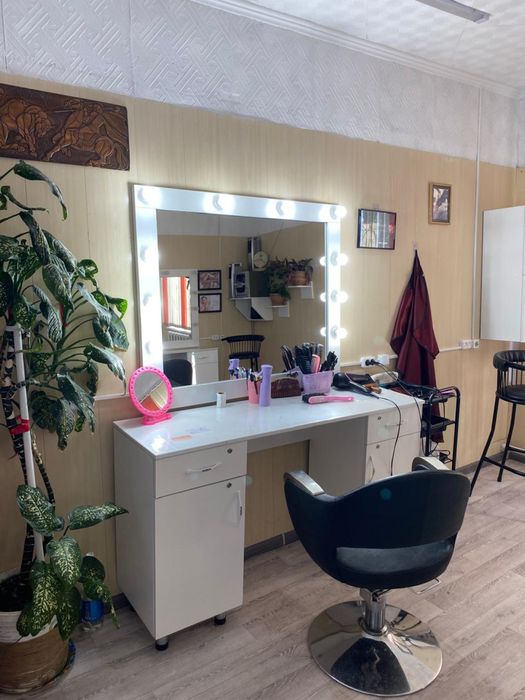 Продам мебель в парикмахерскую