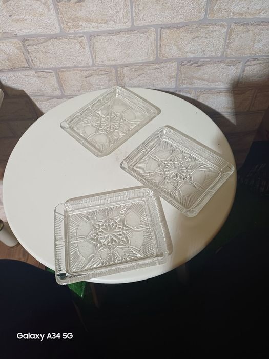 3 броя стари чини плата