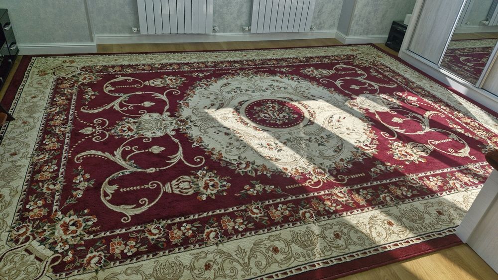 Продаётся ковёр б/у