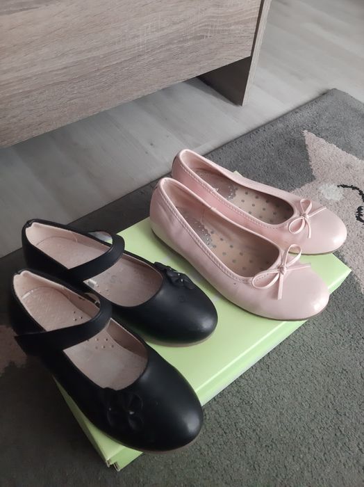 Pantofi nr 32 noi +cadou