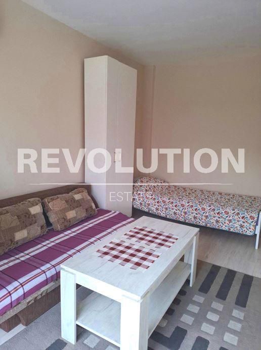 Дава се под наем Тристаен апартамент в Варна, ЖП Гара - 80 кв.м за 550 € - Снимка #2