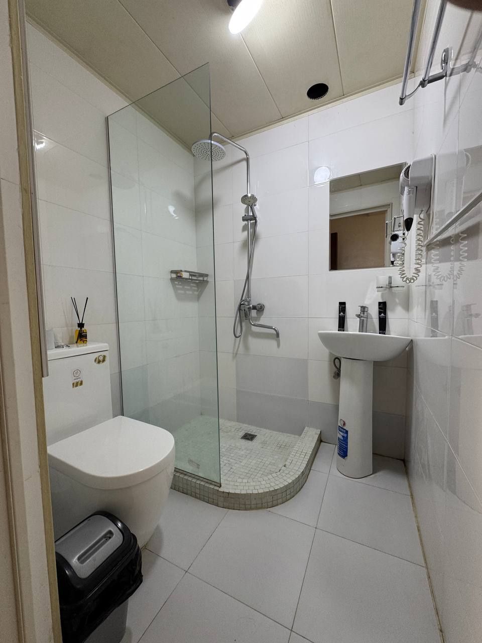Kunlik sutkalik soatli bez zaks mexmonxona hotel hostel отель без закс