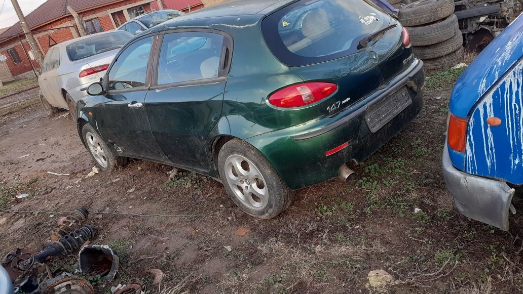 Alfa Romeo 147 1.6 16в бензин на части всичко налично