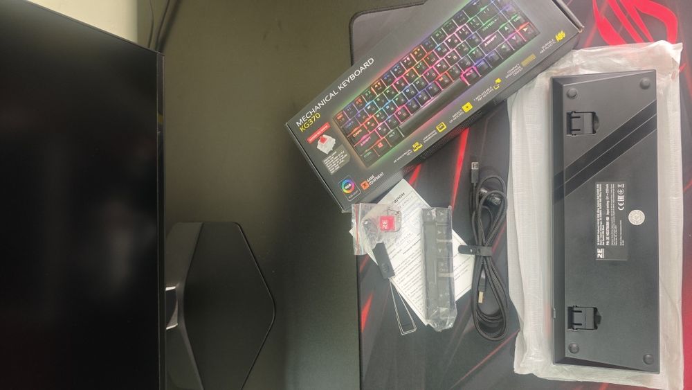Продам 60% клавиатуру 2e gaming Kg 370