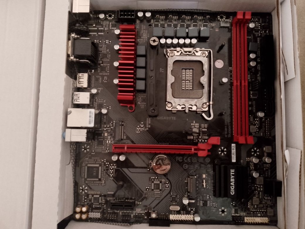 Материнская плата gigabyte B760M DDR4