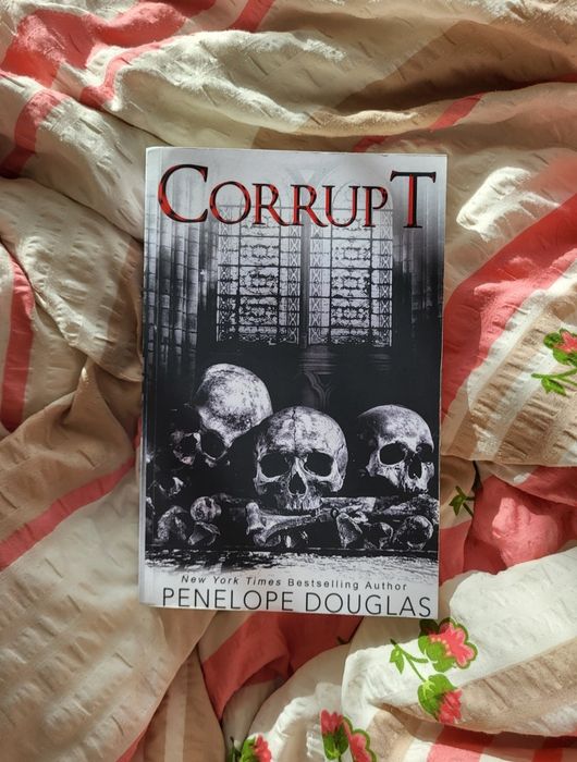 Книгата Corrupt на Penelope Douglas