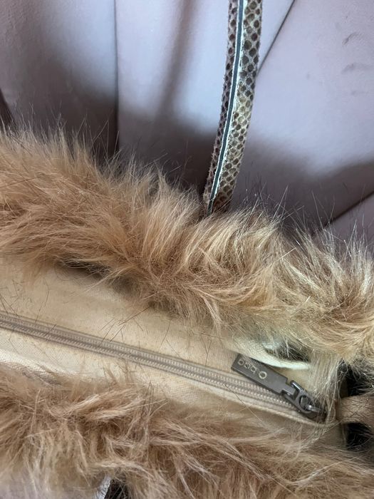 Дамски чанти и дрехи