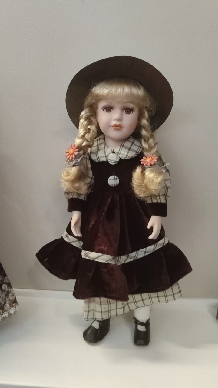 Кукла коллекционная, фарфоровая 35-40 см