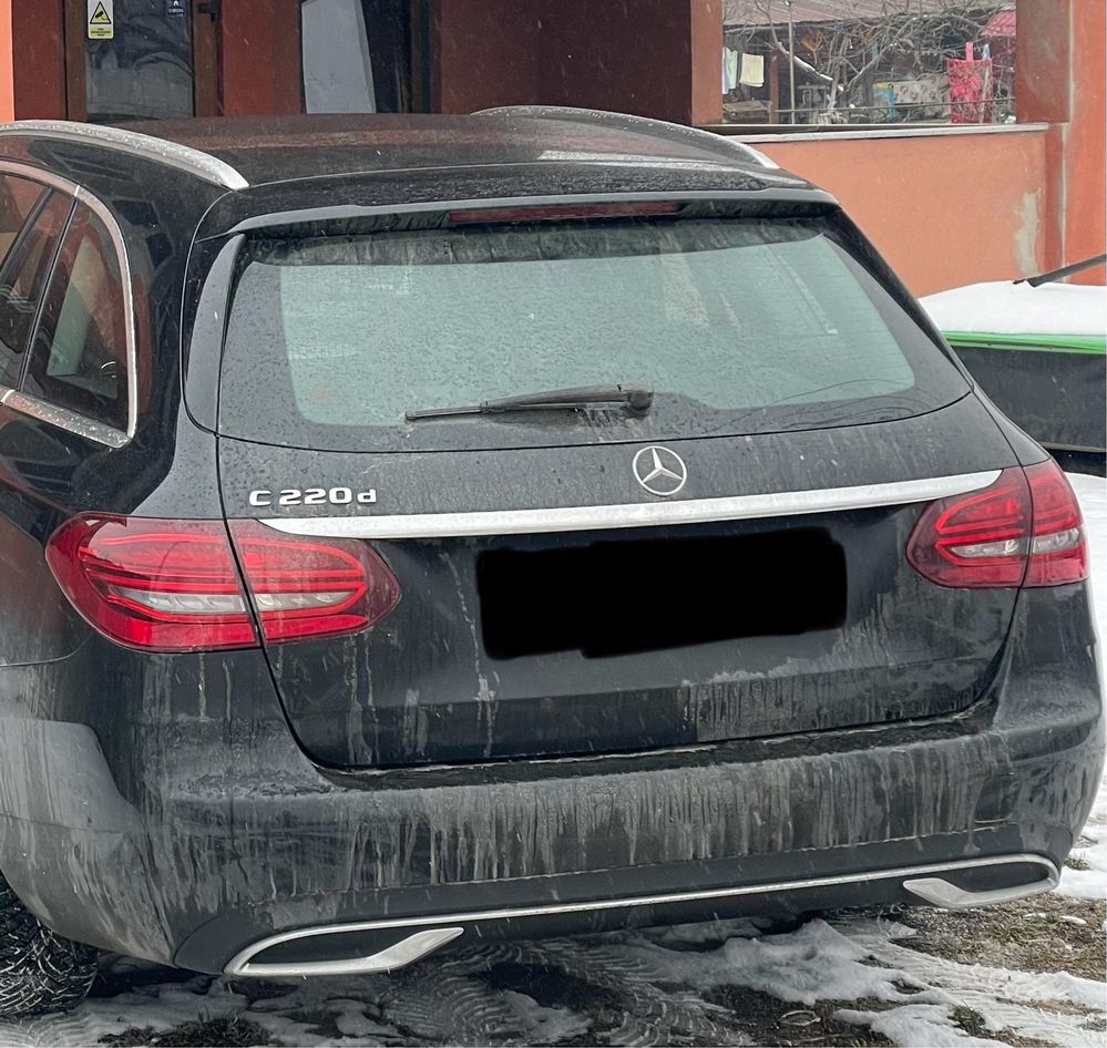Dezmembrez Mercedes C class w205 facelift far multibeam bara capota
