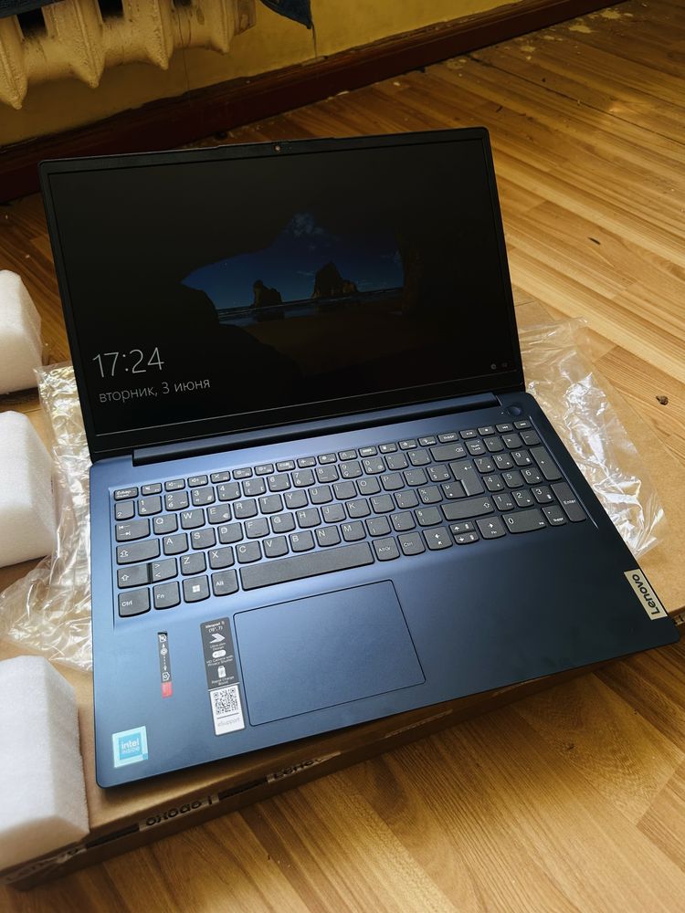Lenovo yangi turibdi srochni sotiladi narxi arzon