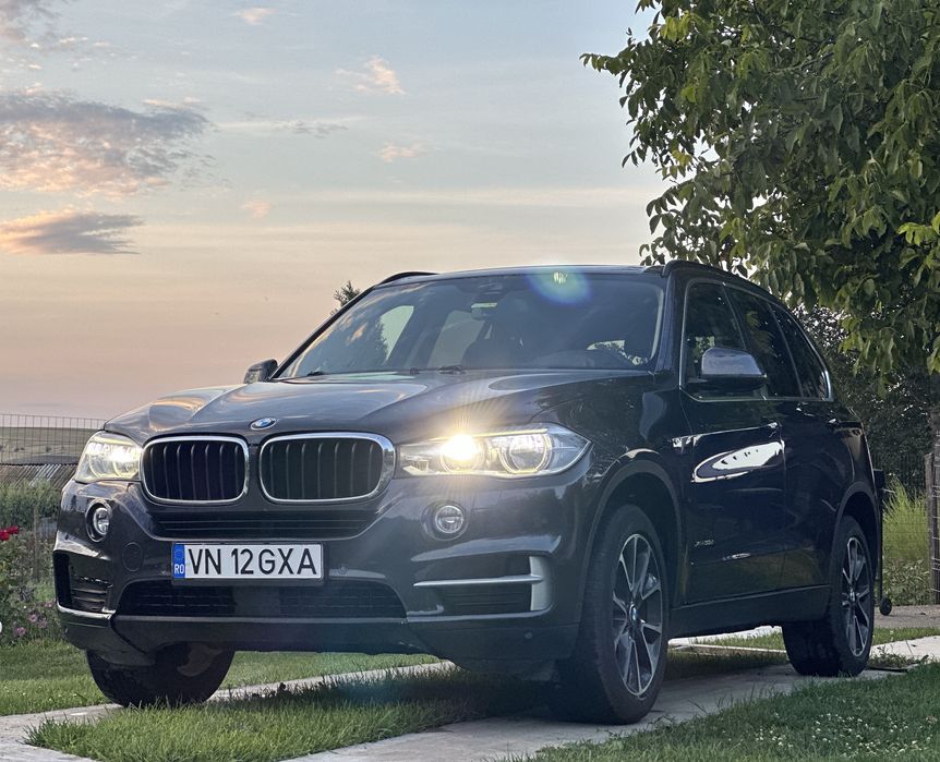 Vând BMW X-Drive 258 CP Panoramic