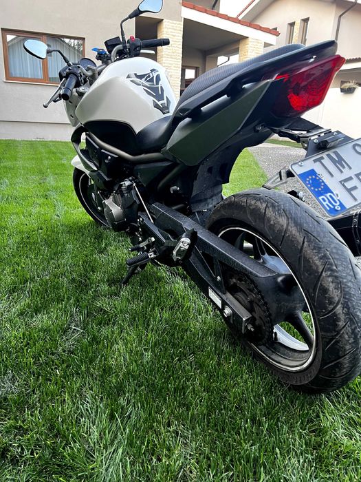 Yamaha XJ6 2011 • 600 cc injectie • 78 CP • 45.000 km • 3 chei