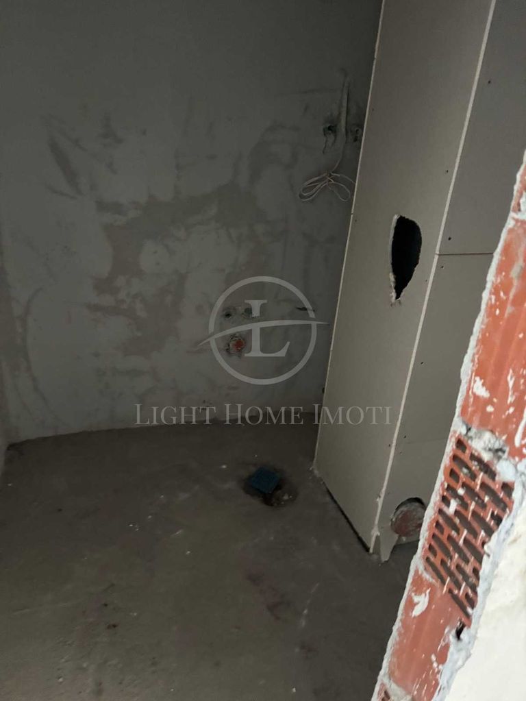 Продава се Магазин в Пловдив, Христо Смирненски - 59 кв.м за 1280 €/кв.м - Снимка #2