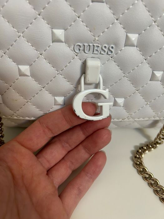 Чанта Guess бяла