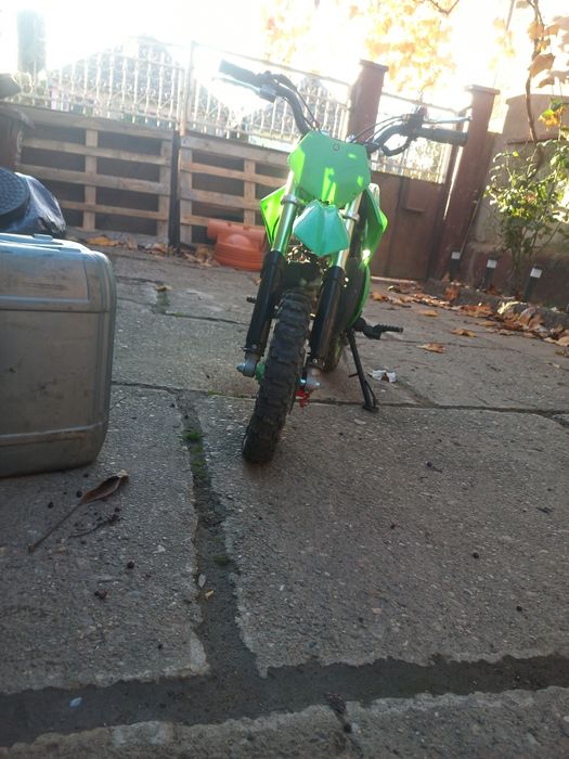 vând corss 49cc ,pentru copii,stare buna