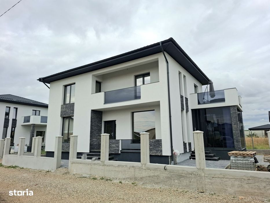 Vila P+1E, cu 4 camere, Paulesti