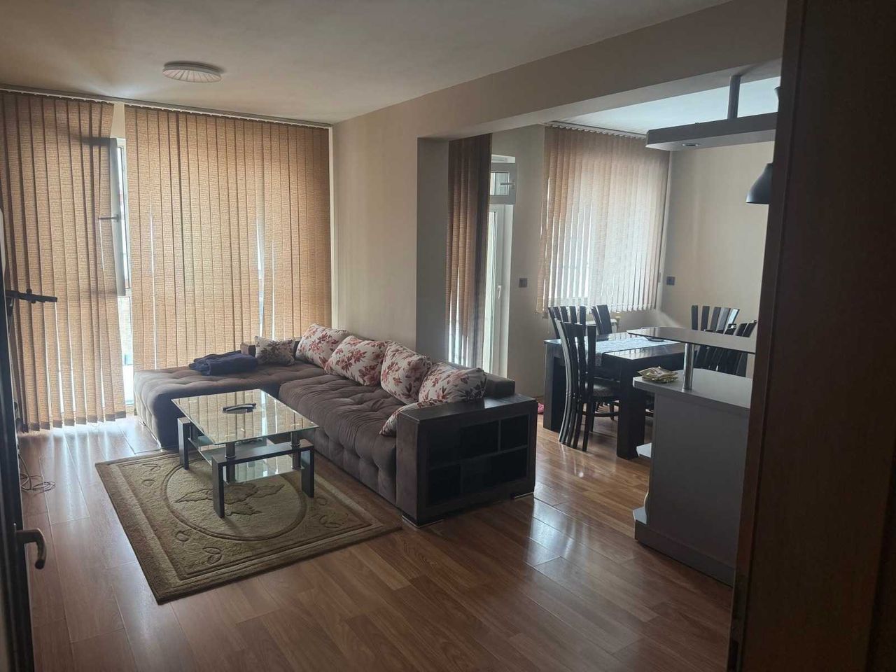 Дава се под наем Тристаен апартамент в София, Център - 120 кв.м за 700 € - Снимка #12