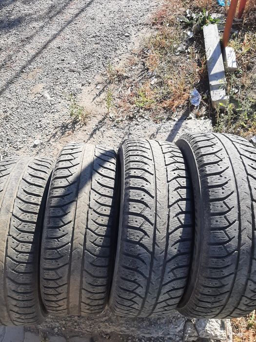 Продам шины 265/65/17 бриджестон