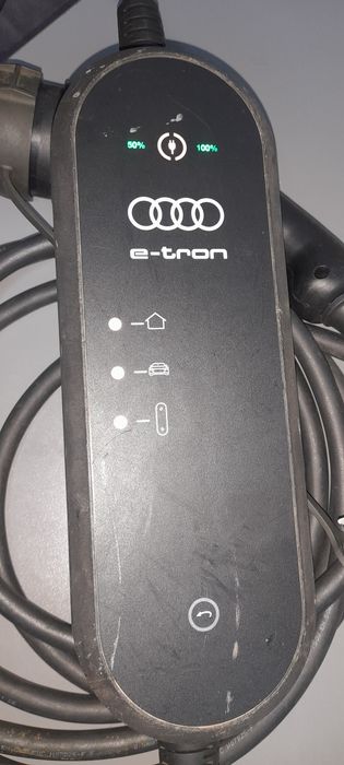 Incarcator universal audi e tron