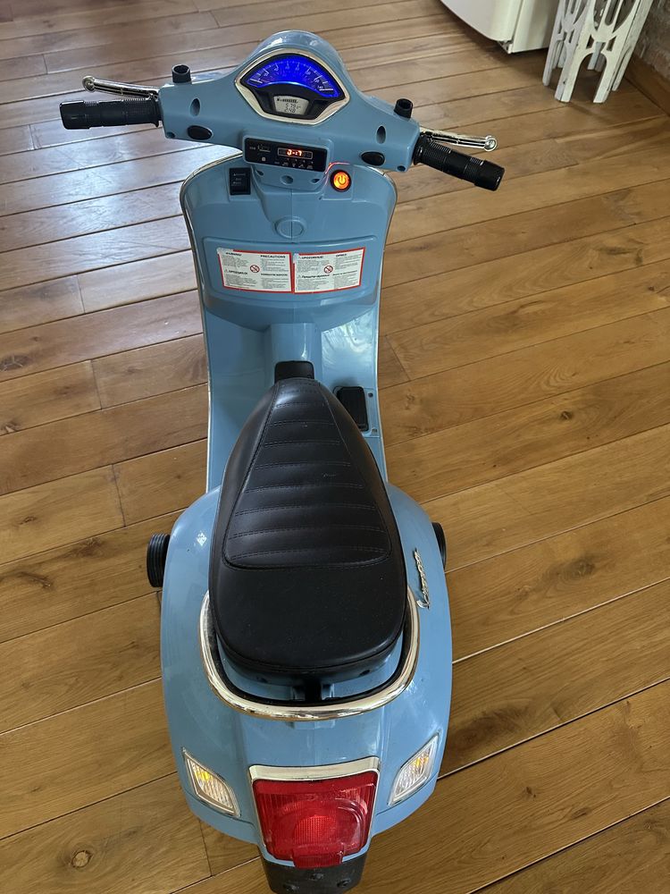 Детско моторче Vespa